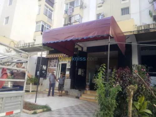 Façade publicitaire et décoration