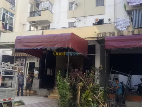 Façade publicitaire et décoration