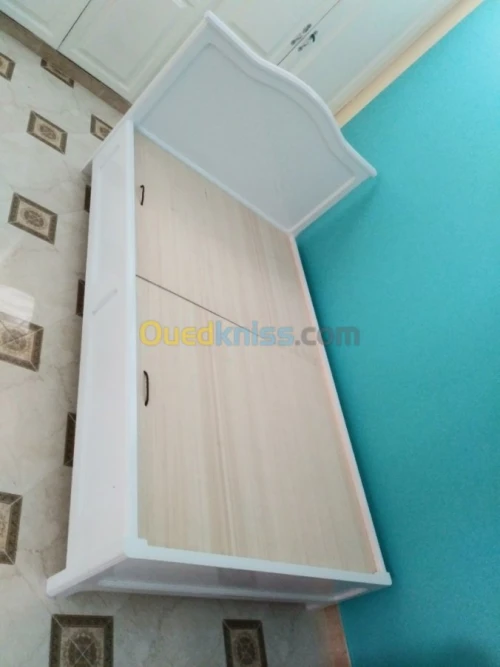 Fabrication de chambres et cuisines ..
