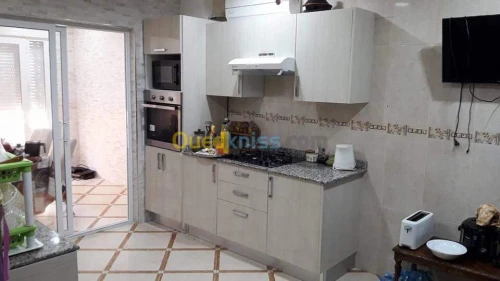 Fabrication de chambres et cuisines ..