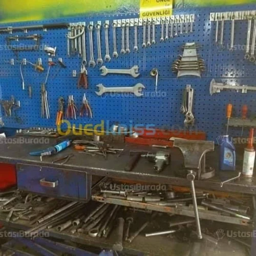 اختصاصي في علب السرعة و المحركات