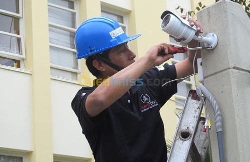 Systéme de Video Surveillance et Centrale d'Alarme