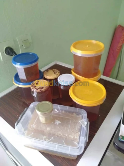 عسل النحل طبيعي