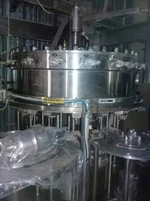 Monobloc et étiqueteuse 