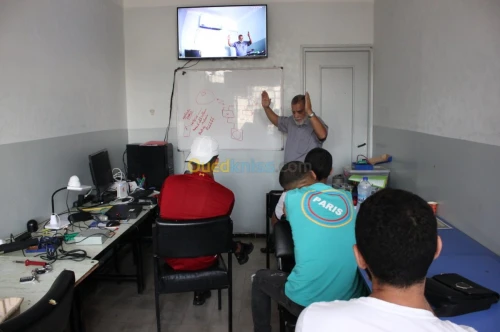 تركيب كامرات المراقبة واجهزة الانذار