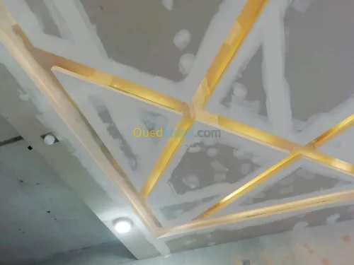 Placo-déco, peinture revetment murale.