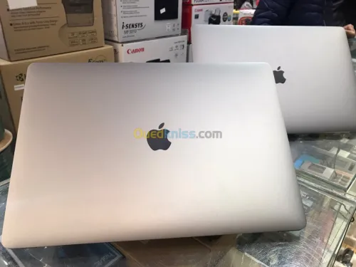 TOUCHBAR 15 2018 i7 16G 512SSD 560X