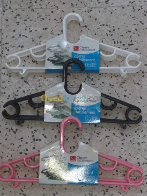 fabrication de cintre en plastique