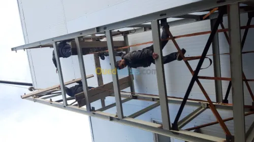 Structure métallique pour ascenseur 