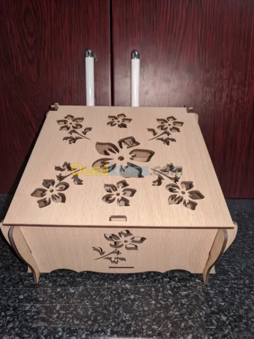 Boite à gâteaux en bois