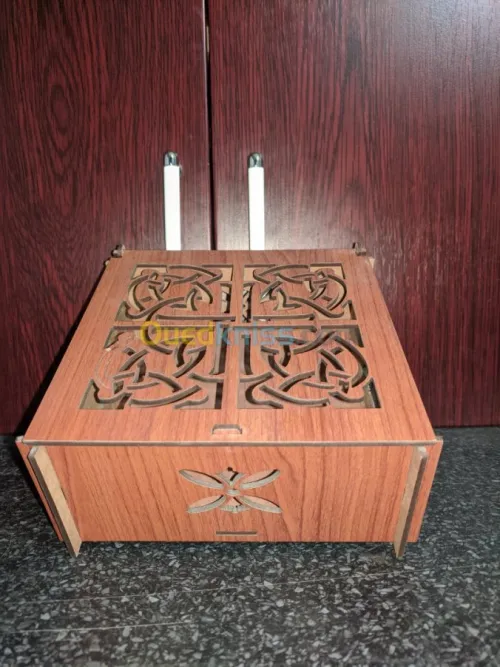 Boite à gâteaux en bois
