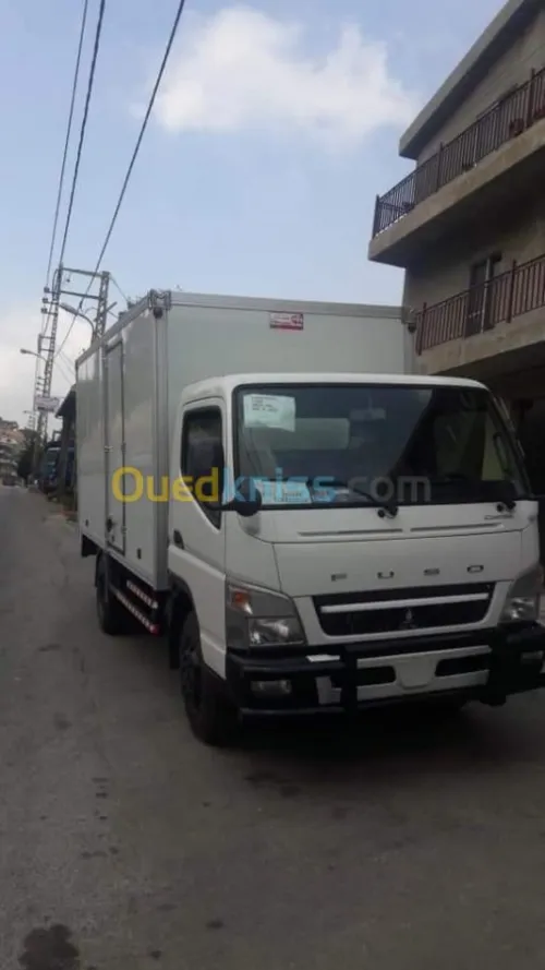 Fabrication conteneur on panau sandwic