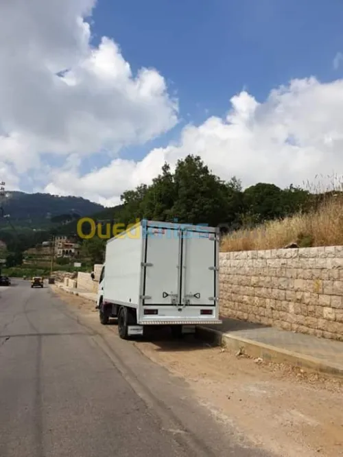 Fabrication conteneur on panau sandwic