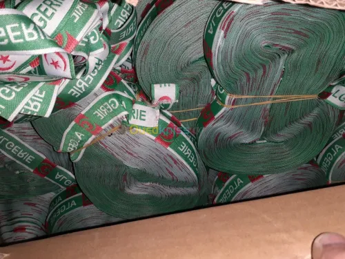  Confection etiquette ,rubans ecussons