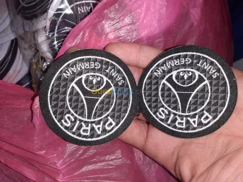  Confection etiquette ,rubans ecussons