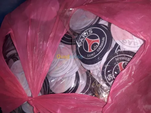  Confection etiquette ,rubans ecussons