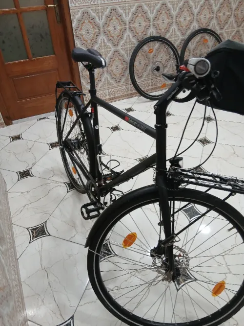 دراجة سفر المانيةVélo trekking VSF Fahrradmanufaktur T-700 - Alfine    + اكسيسوار accessoires vélo  كامل التجهيزات  صاكوش قيدون  صاكوش اريار 25 جدد  روض 28  لي بورت بقاج  الاغواط  0663947616