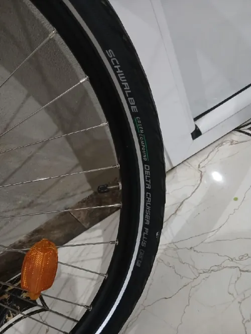 دراجة سفر المانيةVélo trekking VSF Fahrradmanufaktur T-700 - Alfine    + اكسيسوار accessoires vélo  كامل التجهيزات  صاكوش قيدون  صاكوش اريار 25 جدد  روض 28  لي بورت بقاج  الاغواط  0663947616