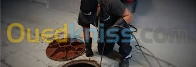 تنضيف وتسريح جميع قنوات الصرف الصحي 