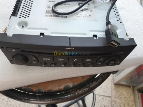 Radio peujeot MP3 207 partner berlingo