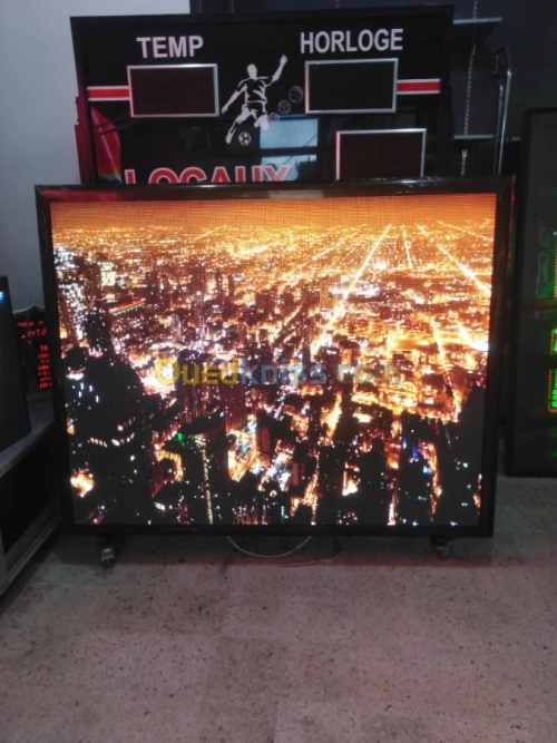ECRAN VIDEO FULL HD
