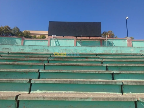 Publicité avec panneaux afficheur LED