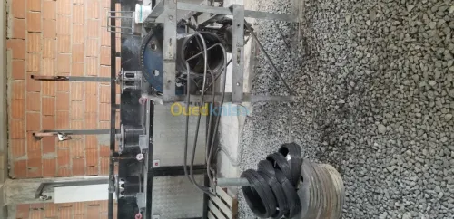 Fabrication fille d'attache et fille b