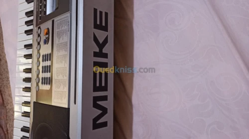 Synthétiseur de marque MEIKE