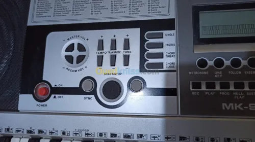 Synthétiseur de marque MEIKE