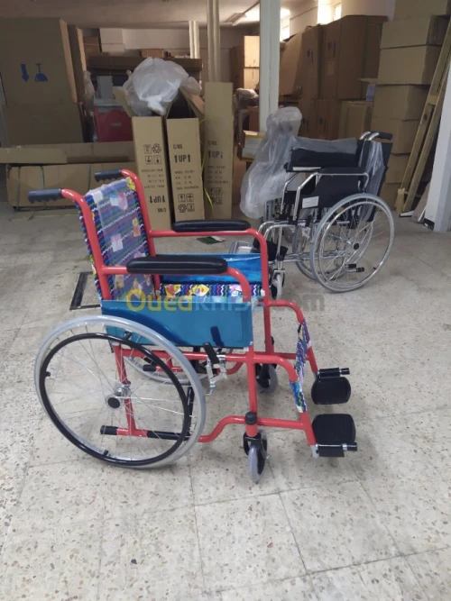 FAUTEUIL ROULANT ENFANT EN COULEUR