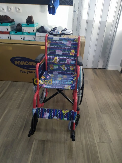 FAUTEUIL ROULANT ENFANT EN COULEUR
