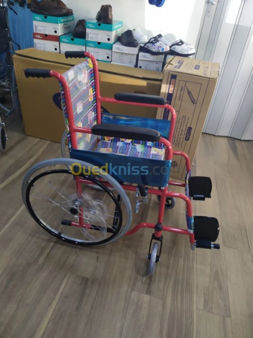 FAUTEUIL ROULANT ENFANT EN COULEUR