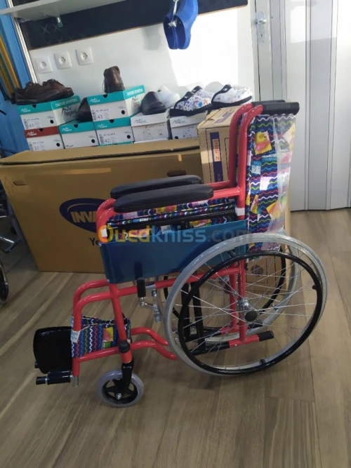 FAUTEUIL ROULANT ENFANT EN COULEUR