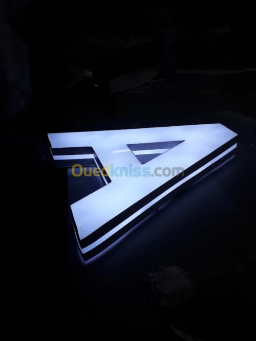 Enseignes lumineuses, Impression tout 