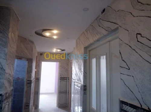 Décoration de plafond et faux plafond