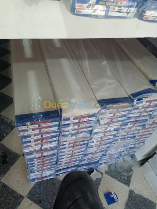 Polycarbonet et toux profile de braque