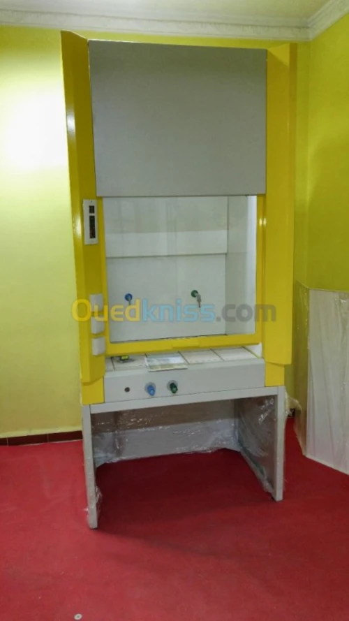 hottes chimiques  disponible 
