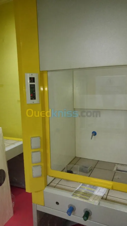 hottes chimiques  disponible 