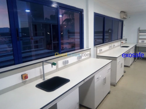 EQUIPEMENT DE LABORATOIRE 