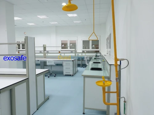 EQUIPEMENT DE LABORATOIRE 