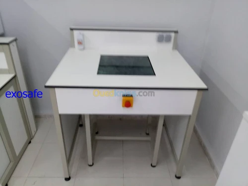 EQUIPEMENT DE LABORATOIRE 