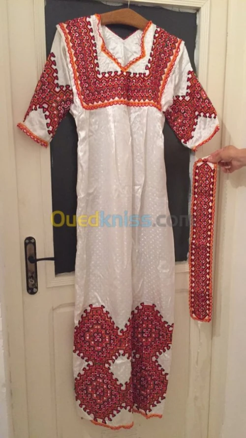 Robe kabyle bien chargée gargari