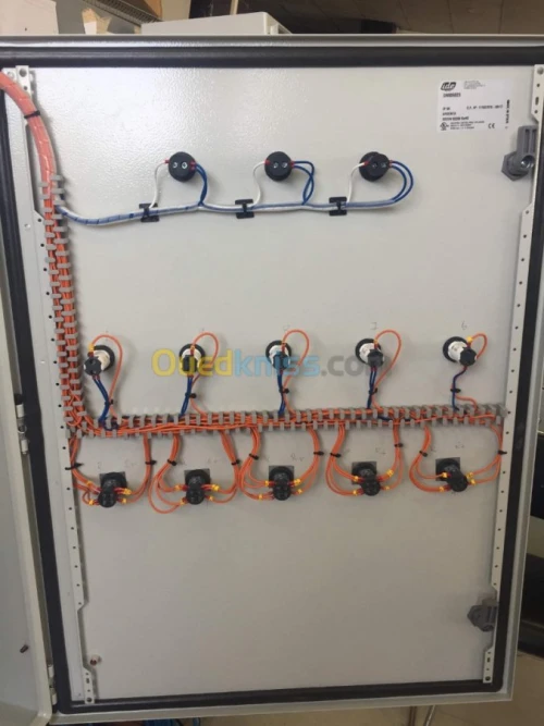 Montage D'armoire Électrique 