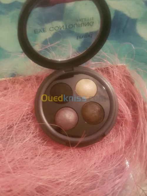 Maquillage de marque originale