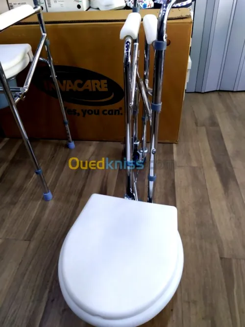 Chaise garde-robe pliable sur roues