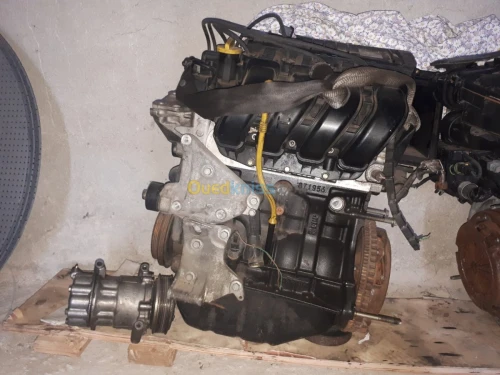 جميع أنواع محركات السيارات مع بالضمان 