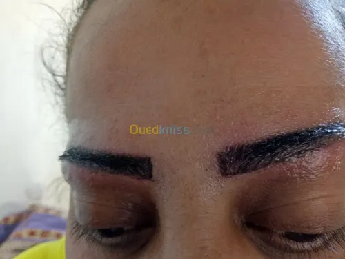 Extension cheveux et cils et piercing 