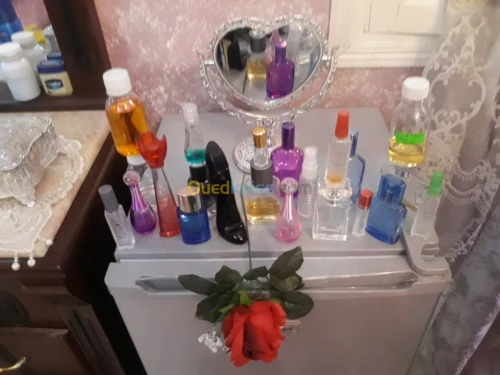 عطور نساء ورجال و مواد تجميلية 