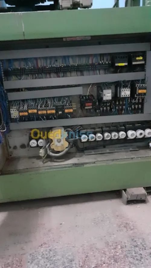 Presse injection G B F