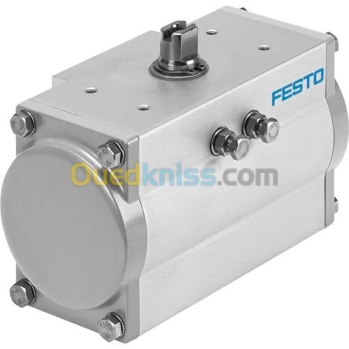 Pièce centrale a beton بيع قطاع غيار 